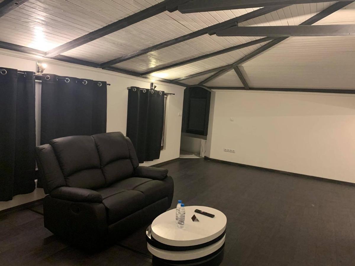 Casafamiglia Villa Prolesha Luaran gambar